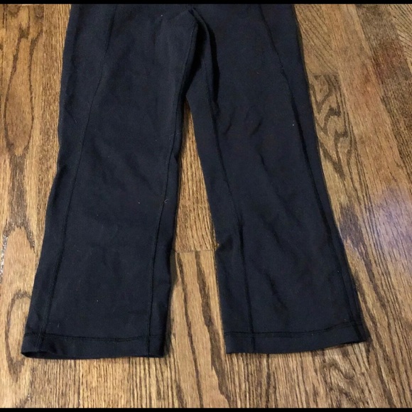 Lululemon black yoga cropped Capri pants - Picture 3 of 5